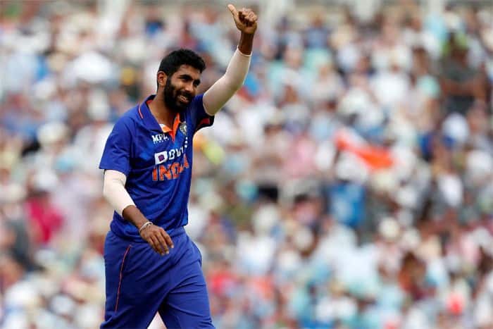 jasprit bumrah become number one bowler in icc odi rankings