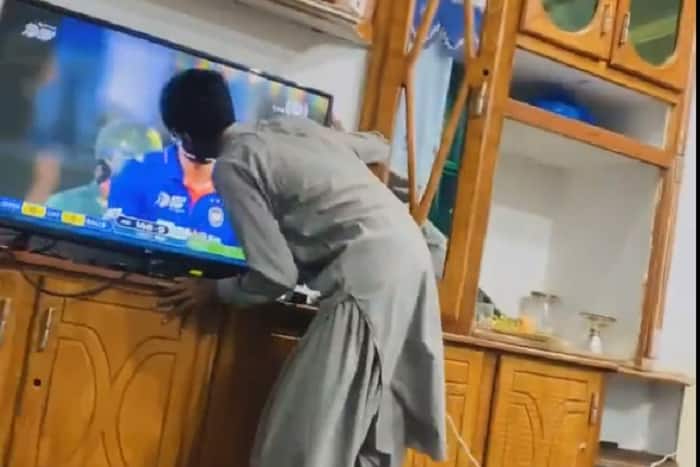 Watch VIDEO: Celebration in Afghanistan on Pakistan’s defeat, fans started kissing Hardik on TV with joy