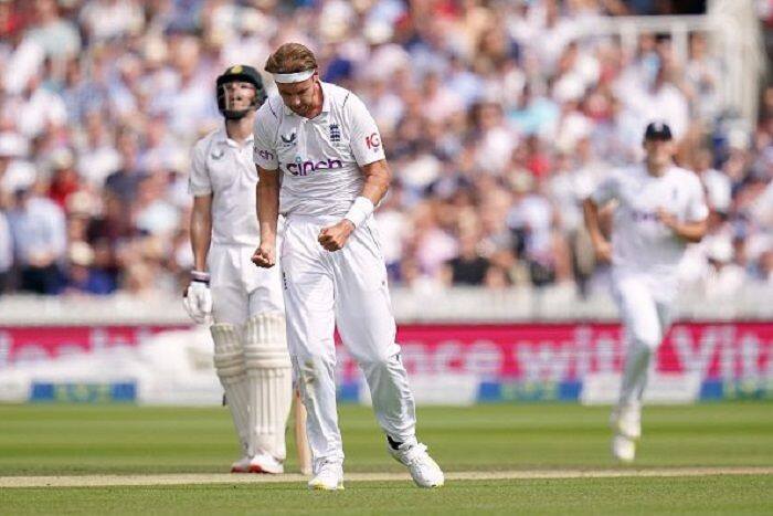 Stuart Broad becomes the fourth bowler to take 100 Test wickets at a single venue