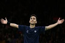 Lakshya Sen defeats Ng Tze Yong to secure the Gold medal at his maiden Commonwealth appearance