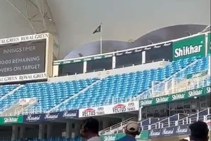 भारत-अफगानिस्तान मैच से पहले दुबई स्टेडियम के बाहर लगी भयंकर आग, देखें VIDEO