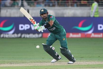 ‘Modern Day Bradman’- Cricket Fans Go Crazy For Babar Azam On Twitter After Pakistan Thrash England