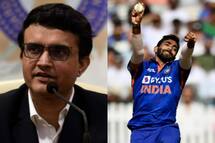 MS Dhoni Gets Mastery Over Golf, Shows Skills With Kapil Dev | Watch Viral Video
