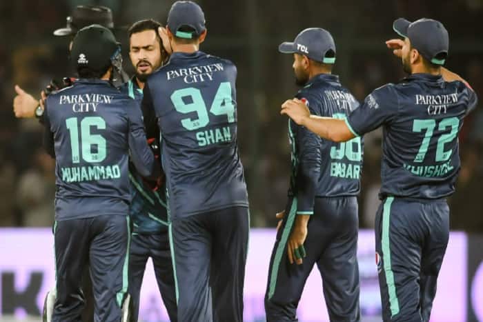 PAK vs ENG: पाकिस्तान की चौथे T20I में इंग्लैंड पर रोमांचक जीत, सीरीज 2-2 से बराबर 