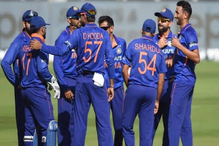 थाईलैंड में छुट्टी मना रहे तेज गेंदबाज को आया बुलावा, इंडिया 'ए' टीम के साथ जुड़ेंगे