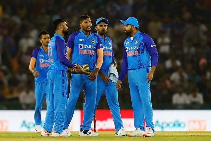 Australia beat India by 4 wickets in 1st T20I Know the reason of Team india loss
