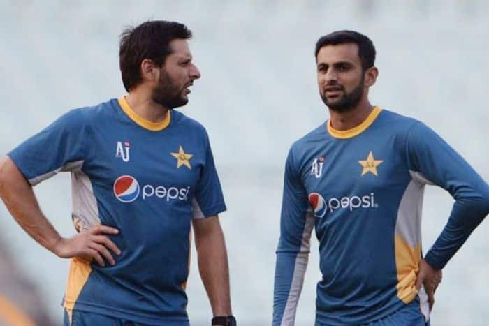 shahid afridi recalls pitch damage controversy of 2005 and explained malik s role
