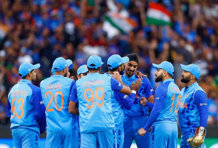 T20 World Cup 2022: Rizwan Escapes Virat Kohli But Finds Bhuvneshwar ...