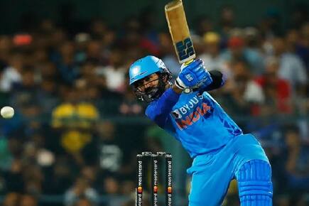 Dinesh Karthik demand Sarfaraz khan and baba indrajith should include in team india