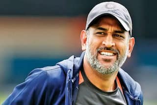 Dhoni’s Hilarious Response To Mandira Bedi Goes Viral