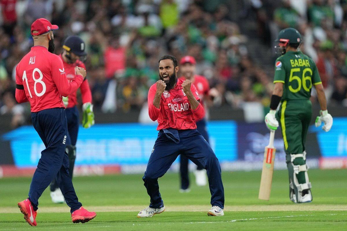 T20 World Cup 2022: इंग्लैंड ने दूसरी बार जीता टी-20 वर्ल्ड कप का खिताब, फाइनल में पाकिस्तान को हराया