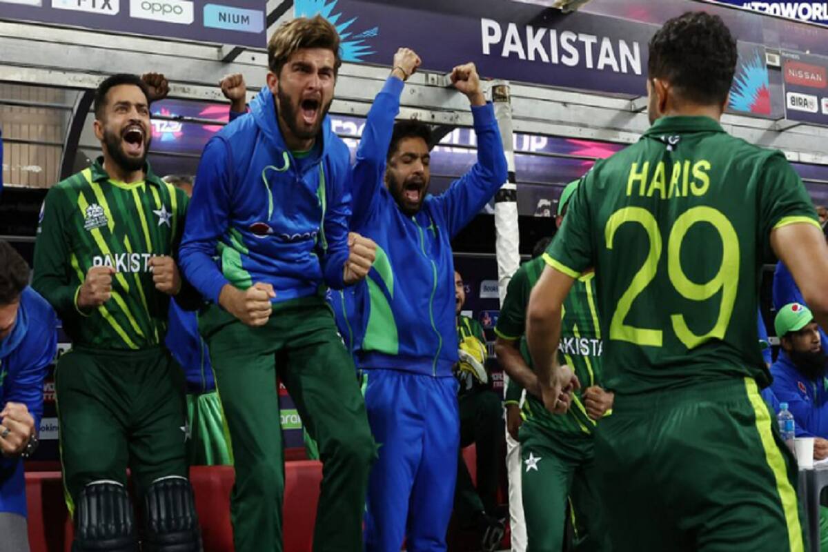 PAK vs NZ: पाकिस्तान के फाइनल में एंट्री मारते ही सोशल मीडिया पर वायरल हुए मजेदार मीम्स