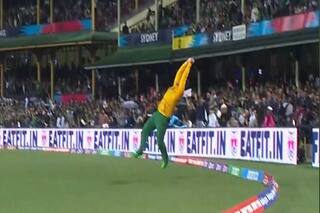 Rilee Rossouw leaps high and takes a spectacular catch at long-on to dismiss Iftikhar
