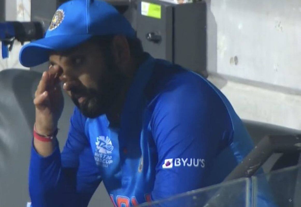हार के बाद आंसू पोंछते दिखे रोहित शर्मा, डगआउट में सिर झुकाए बैठे रहे कप्तान