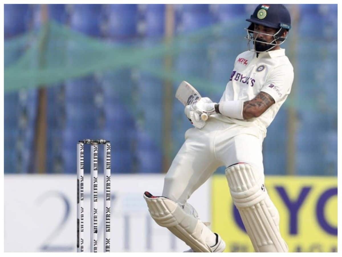 IND vs BAN, IND vs BAN Test, IND vs BAN 2nd Test, Cheteshwar Pujara, Ravi Ashwin, Shreyas Iyer, Virat Kohli, KL Rahul, Mehidy Hasan, Virat Kohli gives Jersey to Mehidy Hasan