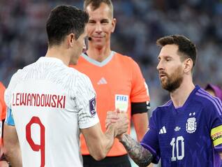 Watch Video | Lionel Messi Snubs Robert Lewandowski Handshake During ARG-POL FIFA World Cup 2022 Match