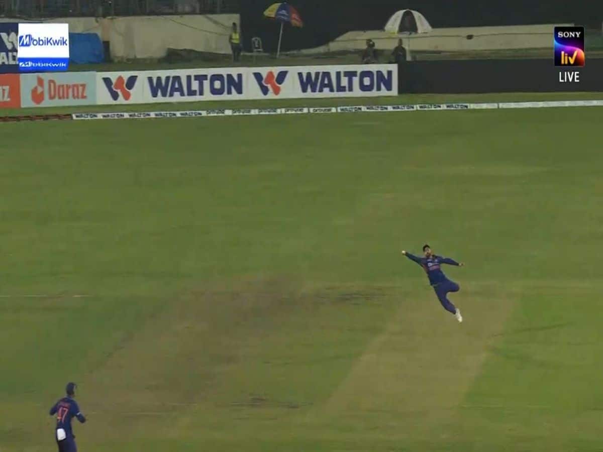 Watch Video | Virat Takes One-Handed Stunner To Pack Shakib