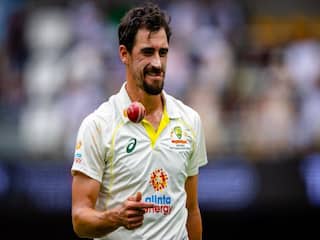 Mitchell Starc Finger is Injured but he Still Bowling This is Known as Best Sportsmanship