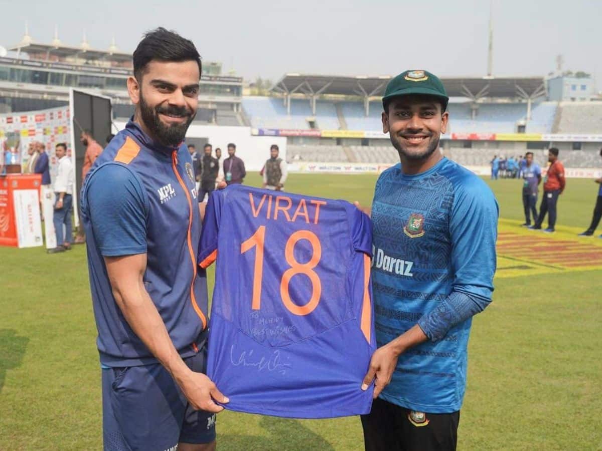 IND vs BAN, IND vs BAN Test, IND vs BAN 2nd Test, Cheteshwar Pujara, Ravi Ashwin, Shreyas Iyer, Virat Kohli, KL Rahul, Mehidy Hasan, Virat Kohli gives Jersey to Mehidy Hasan