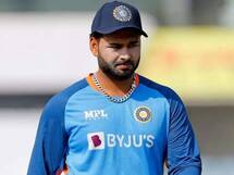 India vs New Zealand Live Cricket Score and Updates: IND vs NZ 1st ODI  match Live cricket score at Rajiv Gandhi International Stadium, Hyderabad