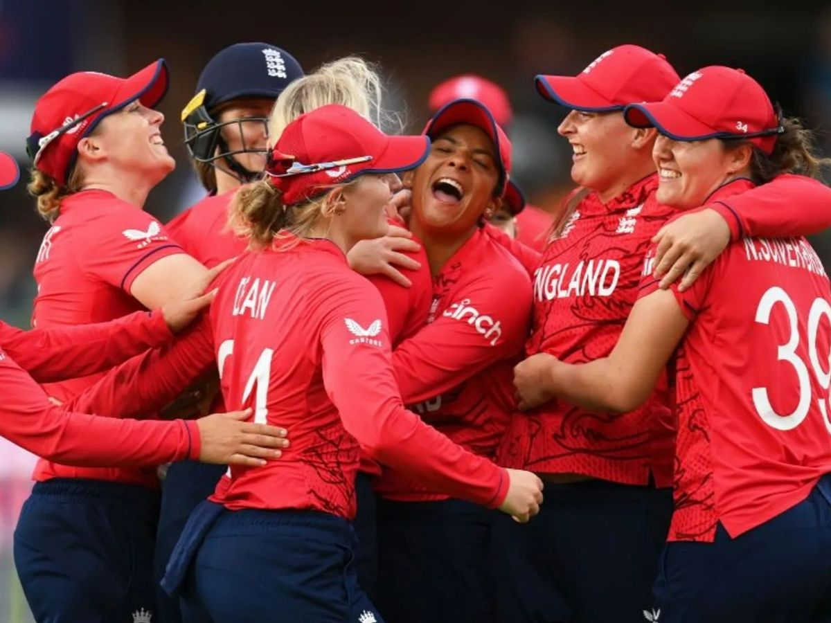 Women's T20 World Cup: England Overcome India To Stay At Top Of Group 2