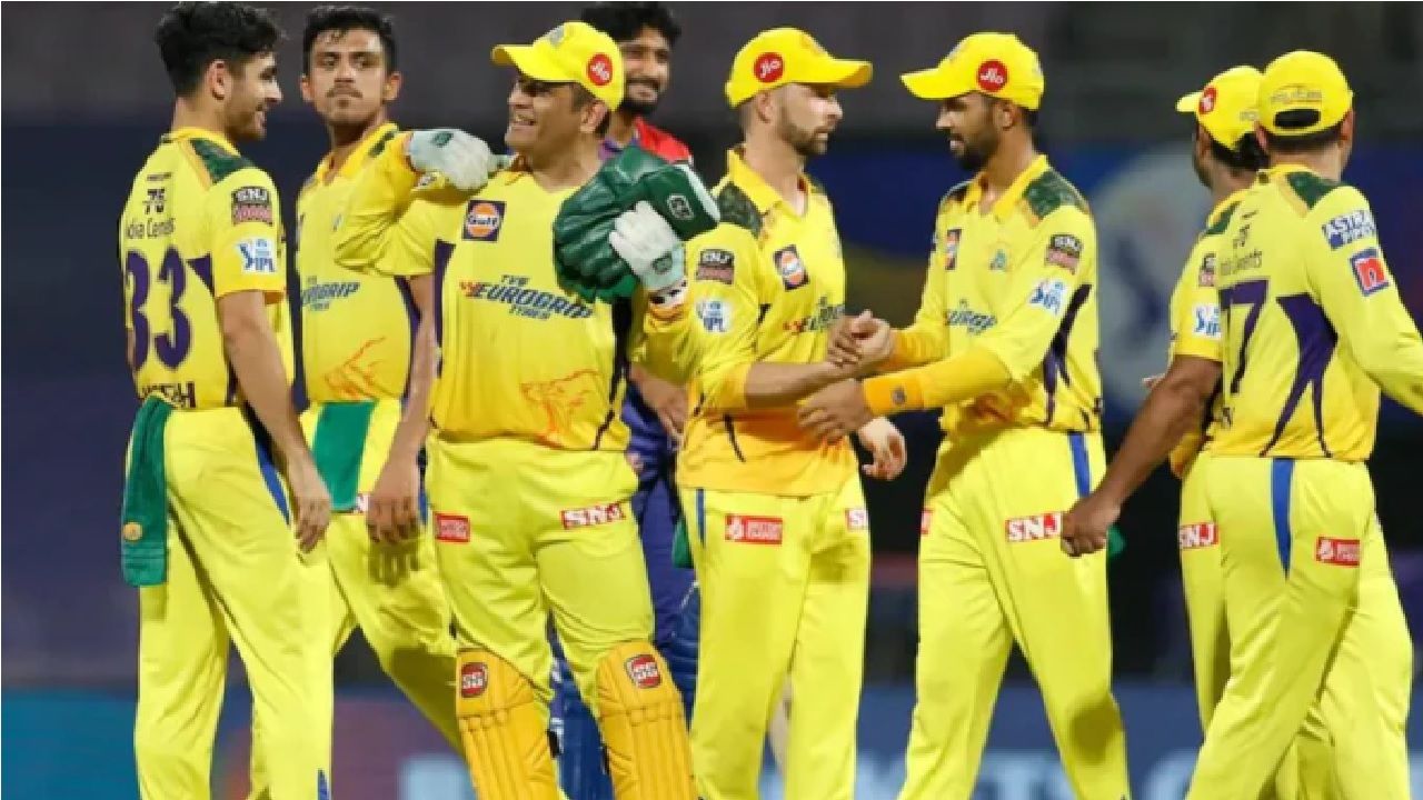 IPL 2023: चेन्नई सुपरकिंग्स को झटका, आईपीएल के शुरूआती मैचों में गेंदबाजी नहीं करेगा यह ऑलराउंडर