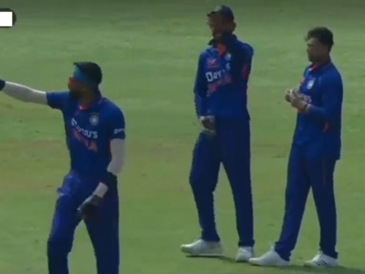 IND vs AUS: Virat Kohli Fumes In Anger After Hardik Pandya Seemingly Ignores Him During 1st ODI