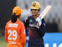 GJW vs RCBW live score wpl 2023 Gujarat Giants women vs Royal Challengers Bangalore Women match live updates