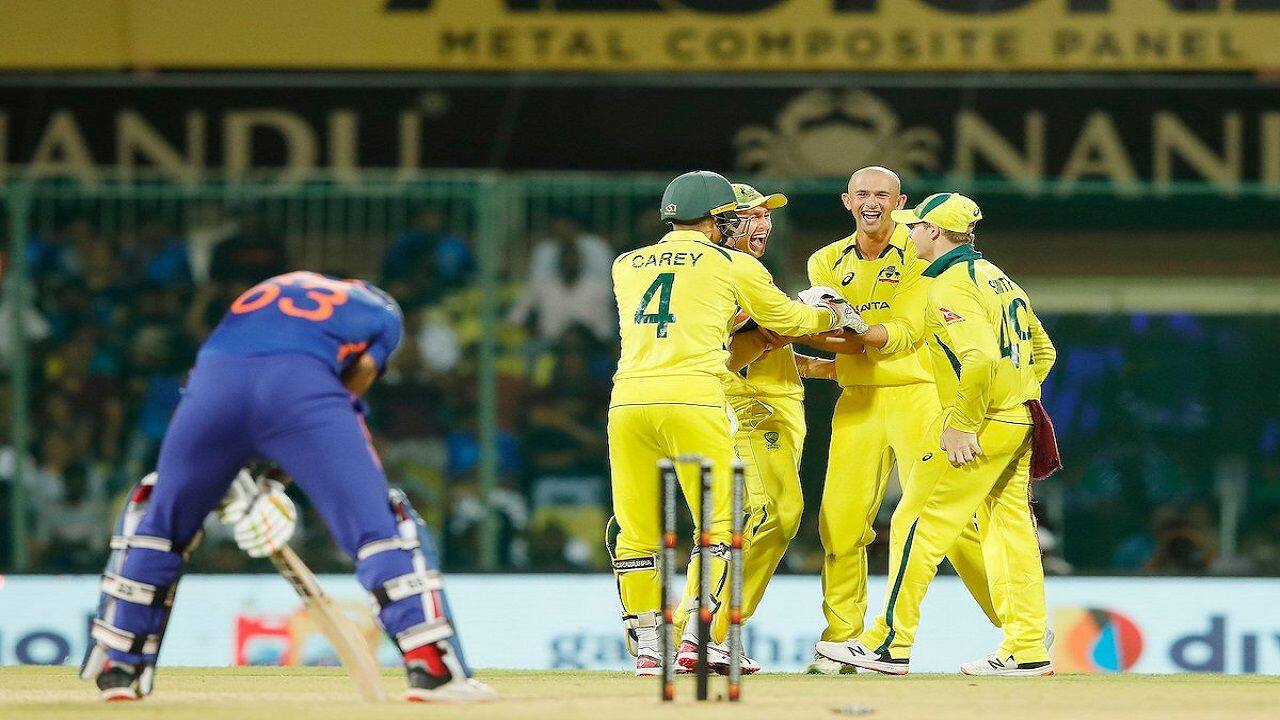 IND vs AUS: 'मिस्टर 360 डिग्री' बने जीरो डिग्री, सूर्या ने लगाई गोल्डन डक की हैट्रिक