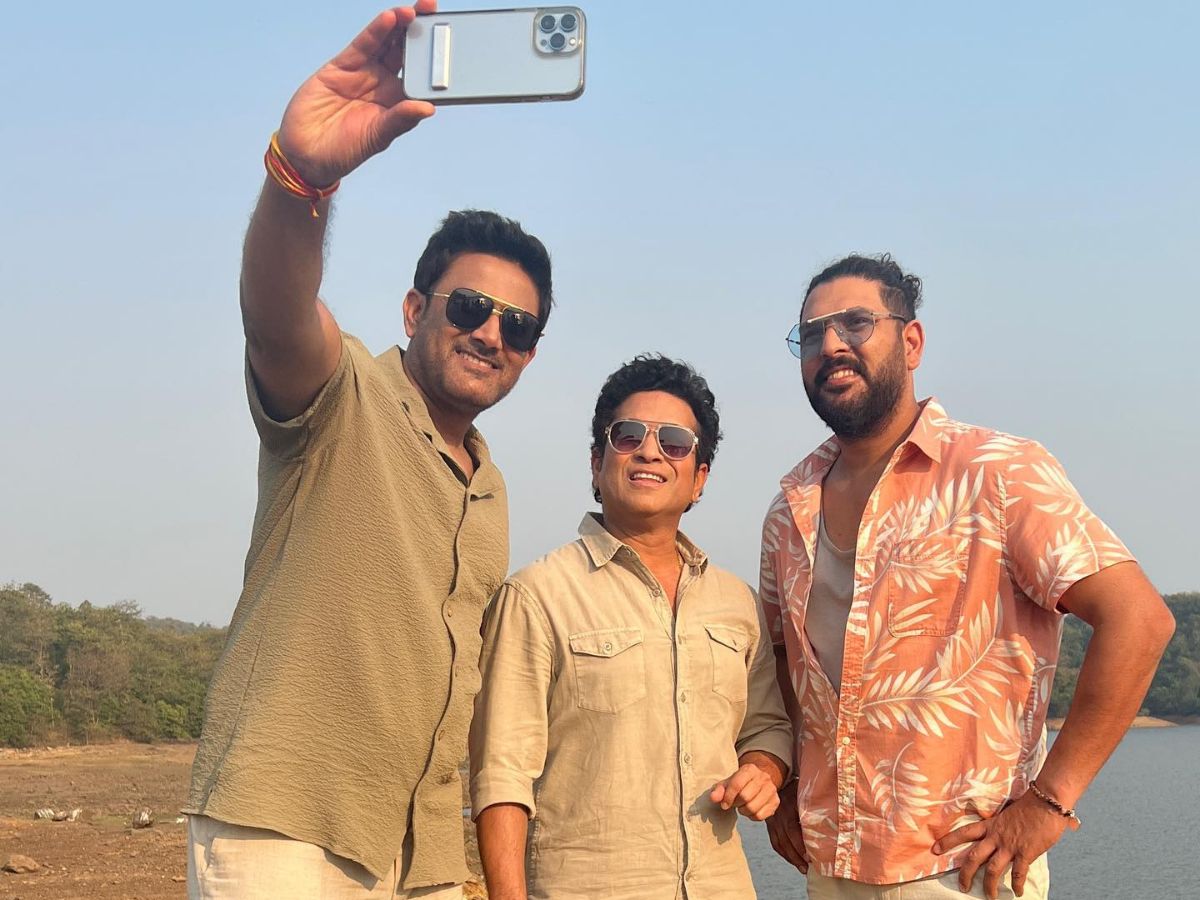 Sachin Tendulkar, Anil Kumble And Yuvraj Singh Recreates Iconic 'Dil Chahta Hai' Moment In Goa