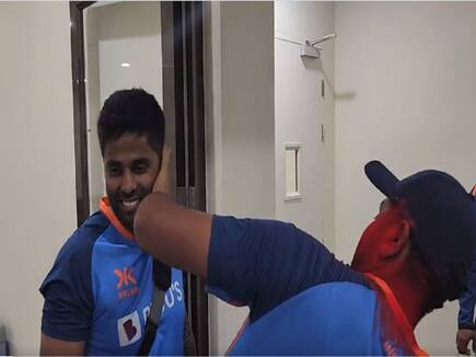 Team India’s Holi celebration in Ahmedabad Rohit virat suryakumar plays holi