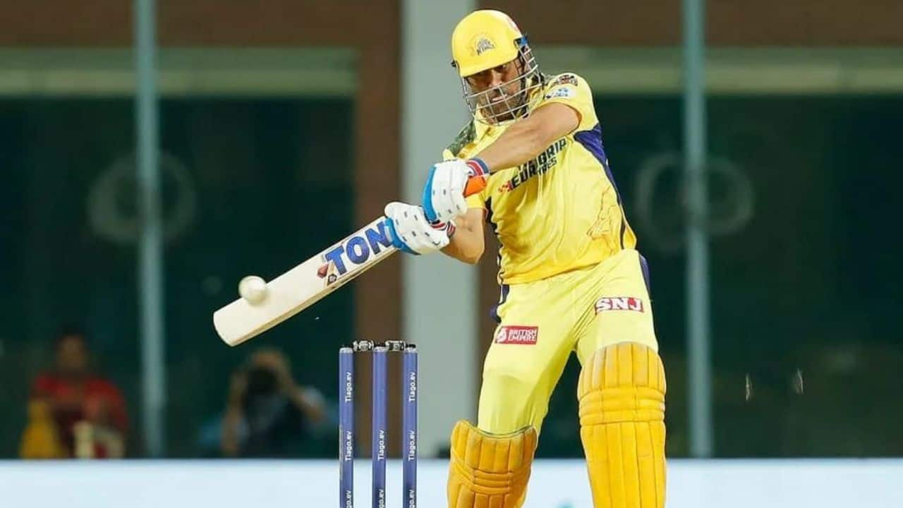 IPL, IPL news, IPL updates, IPL teams, IPL players, IPL information, IPL 2023, IPL 2023 news, IPL 2023 updates, IPL 2023 players, IPL 2023 teams, CSK vs PBKS, CSK vs PBKS news, CSK vs PBKS updates, CSK vs PBKS news, CSK vs PBKS IPL, CSK vs PBKS IPL 2023, Chennai Super Kings vs Punjab Kings, Chennai Super Kings vs Punjab Kings news, Chennai Super Kings vs Punjab Kings updates, Chennai Super Kings vs Punjab Kings match, Chennai Super Kings vs Punjab Kings score, Chennai Super Kings vs Punjab Kings live score, Chennai Super Kings vs Punjab Kings result, Chennai Super Kings vs Punjab Kings IPL, Indian Premier League, Indian Premier League news, Indian Premier League updates, Indian Premier League 2023, MS Dhoni, Shikhar Dhawan, Dhoni hits back-2-back sixes, Dhoni's sixes against Sam Curran