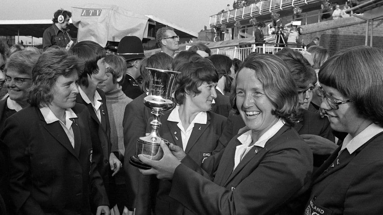 the first women's cricket world cup was held in 1973