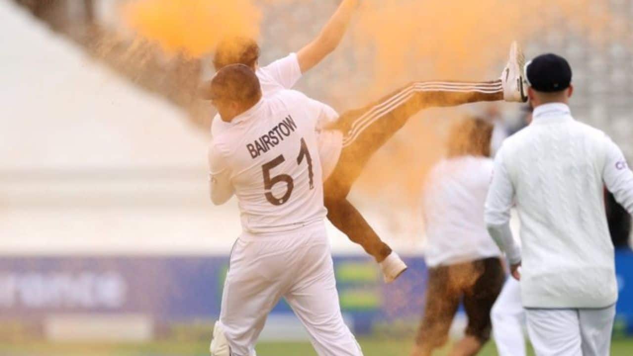Ashes, Ashes 2023, ENG vs AUS, AUS vs ENG, England vs Australia, Ashes 2023 2nd Test, Oil protestor invade Lord's stadium, Oil Protestors invade 2nd Ashes Test, Jonny Bairstow, Jonny Bairstow carries oil protestor, Jonny Bairstow carries oil protestor video, Ravi Ashwin