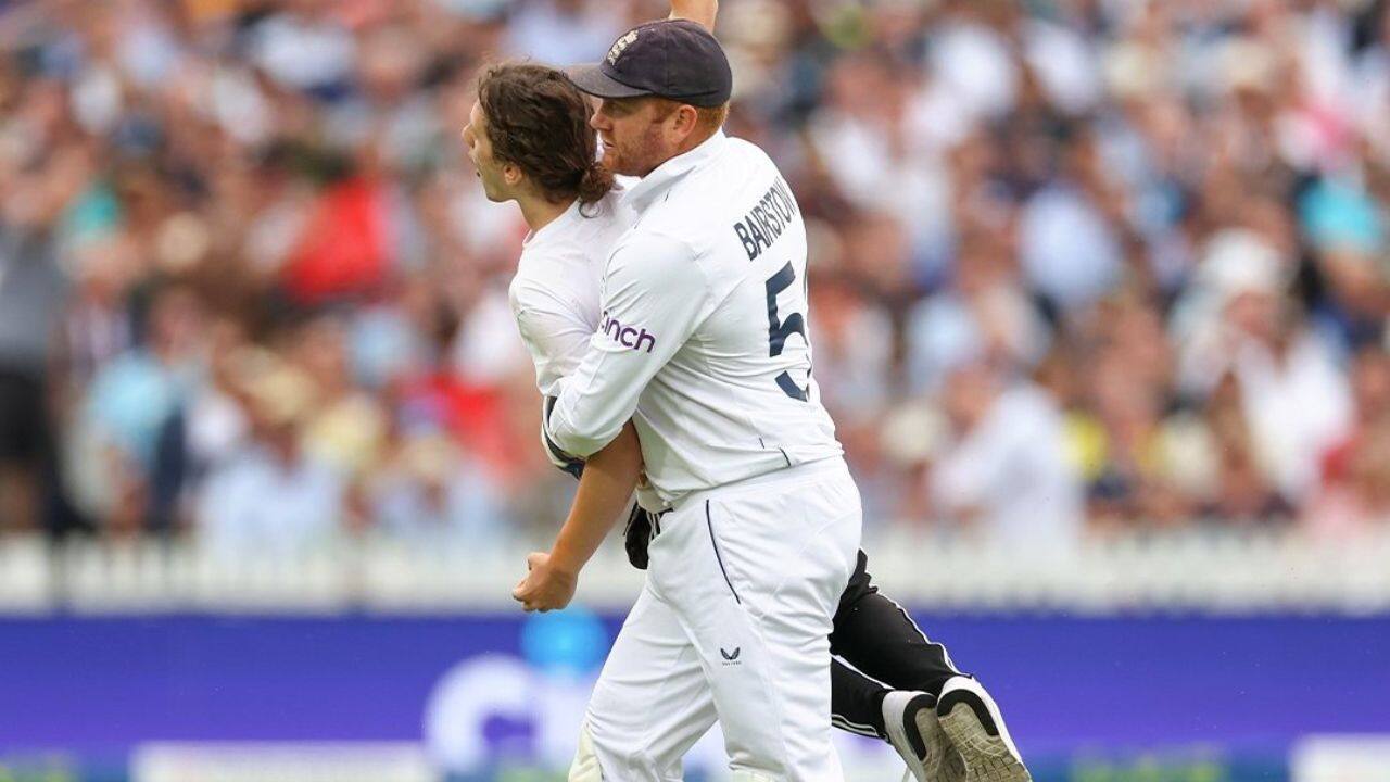 Ashes, Ashes 2023, ENG vs AUS, AUS vs ENG, England vs Australia, Ashes 2023 2nd Test, Oil protestor invade Lord's stadium, Oil Protestors invade 2nd Ashes Test, Jonny Bairstow, Jonny Bairstow carries oil protestor, Jonny Bairstow carries oil protestor video