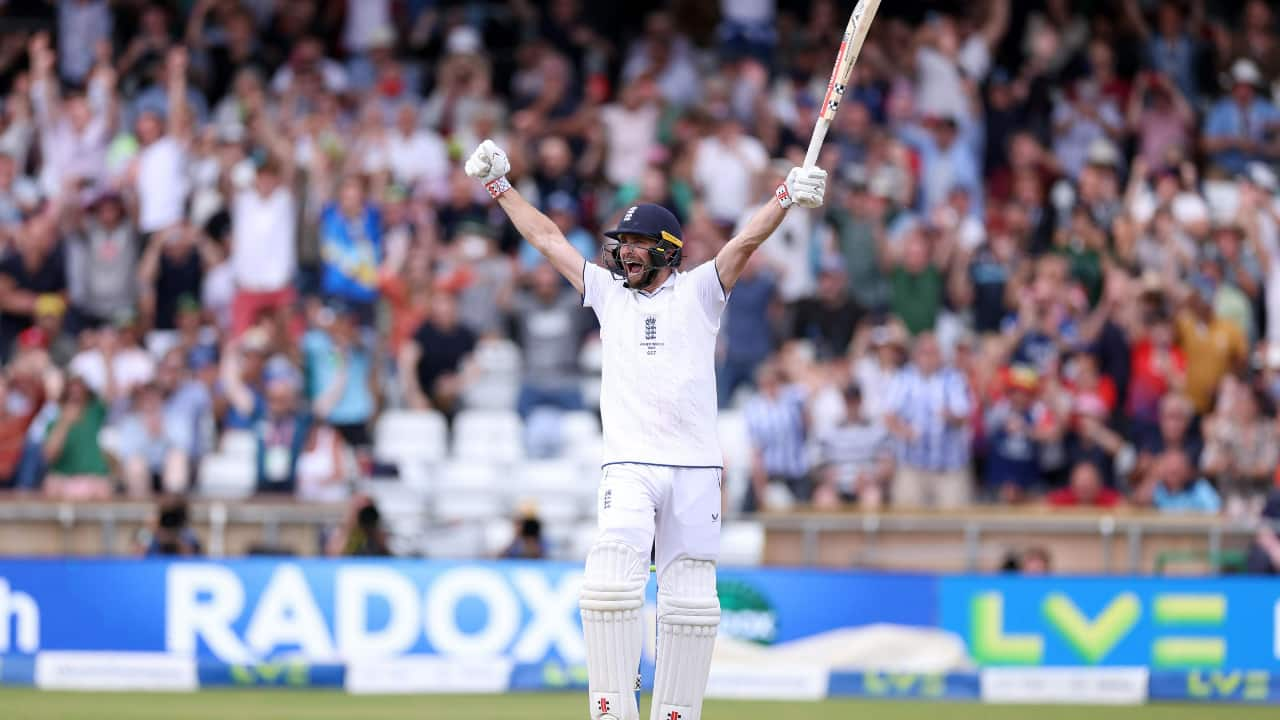 England beat Australia by 3 wickets in 3rd Ashes Test at Headingley