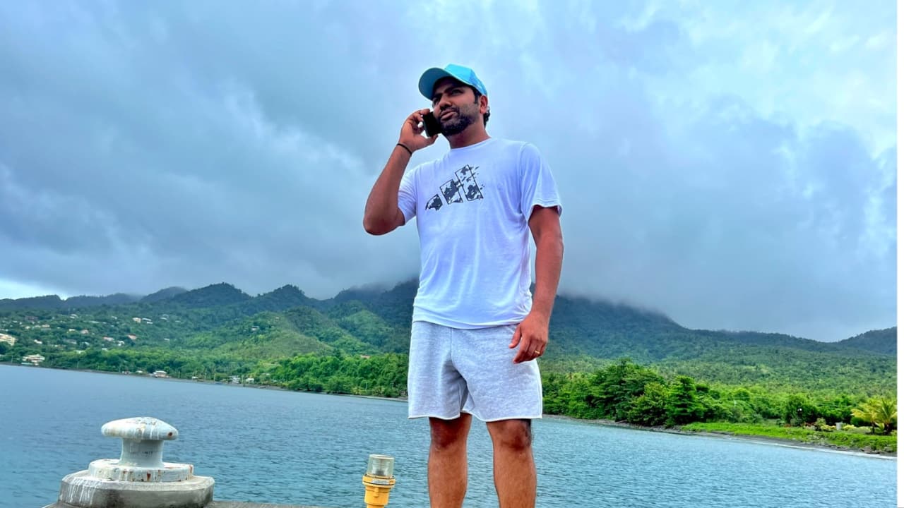 'Anarkali Ka Phone Tha' Rohit Sharma Shares Photo With Baazigar Movie Dialogue | Twitterati Reacts