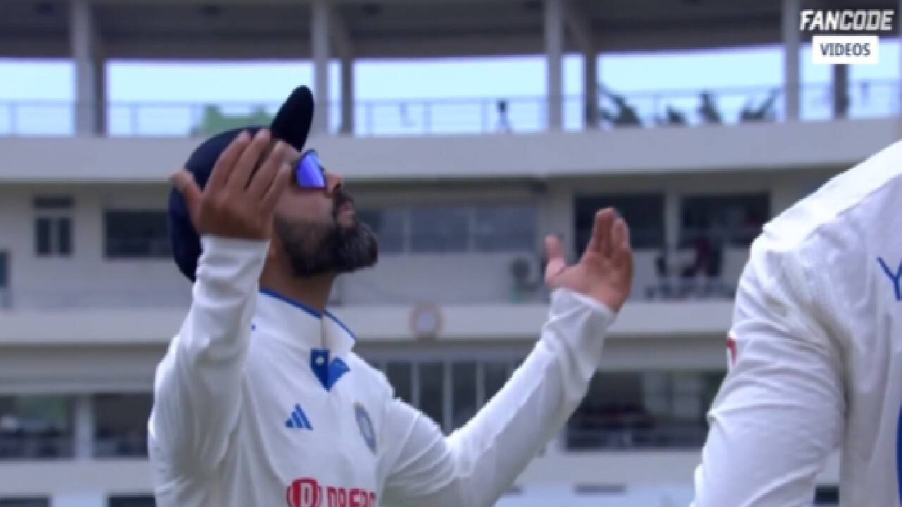 Virat Kohli dance