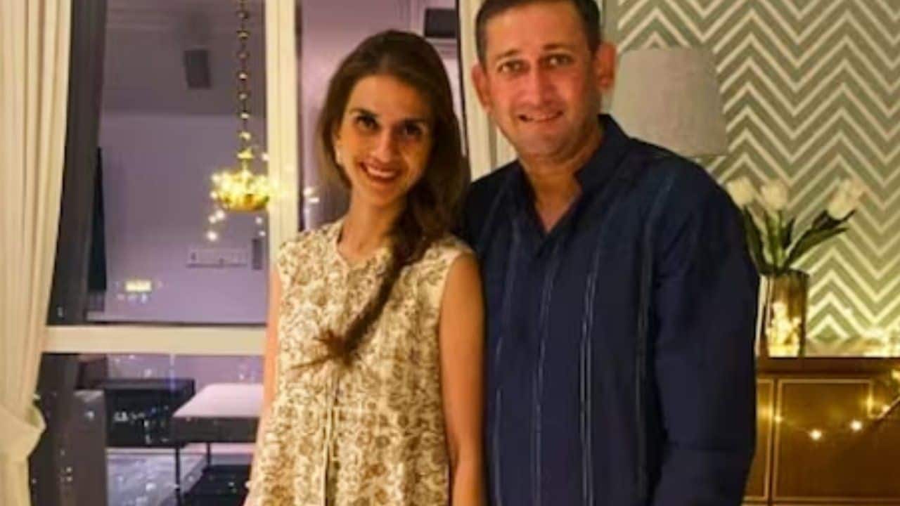 Ajit-Agarkar Love Story