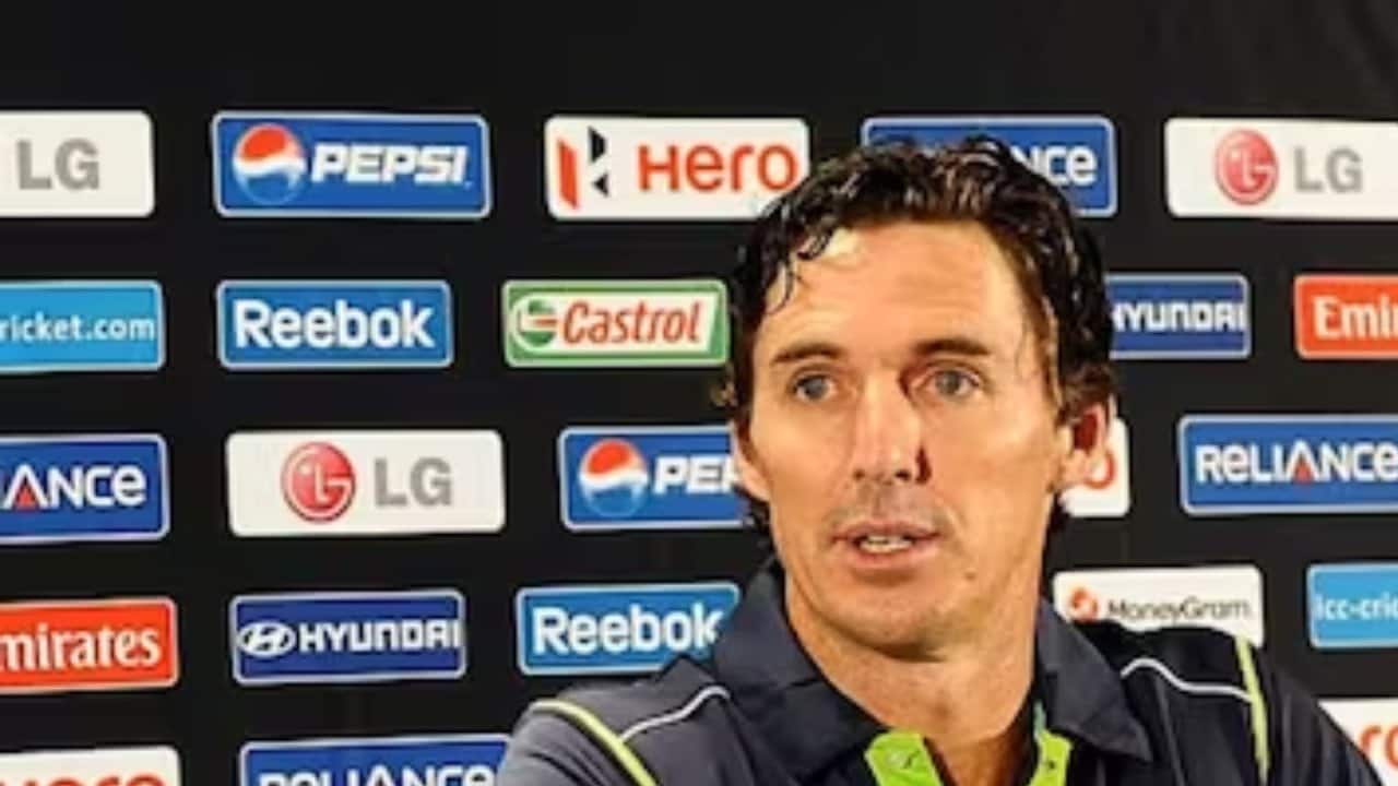 Brad Hogg on Indian number 4