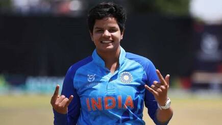 shafali verma criticising airline after arriving reach late at airport