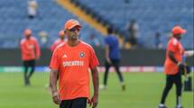 Usman Khawaja displays dove and olive branch symbol in Big Bash League