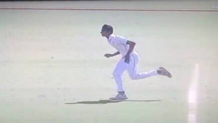 Rahul dravid Son Samit dravid bowling action surprised fans Watch Video