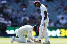 WATCH- Virat Kohli receives the ‘Best Fielder Award’
