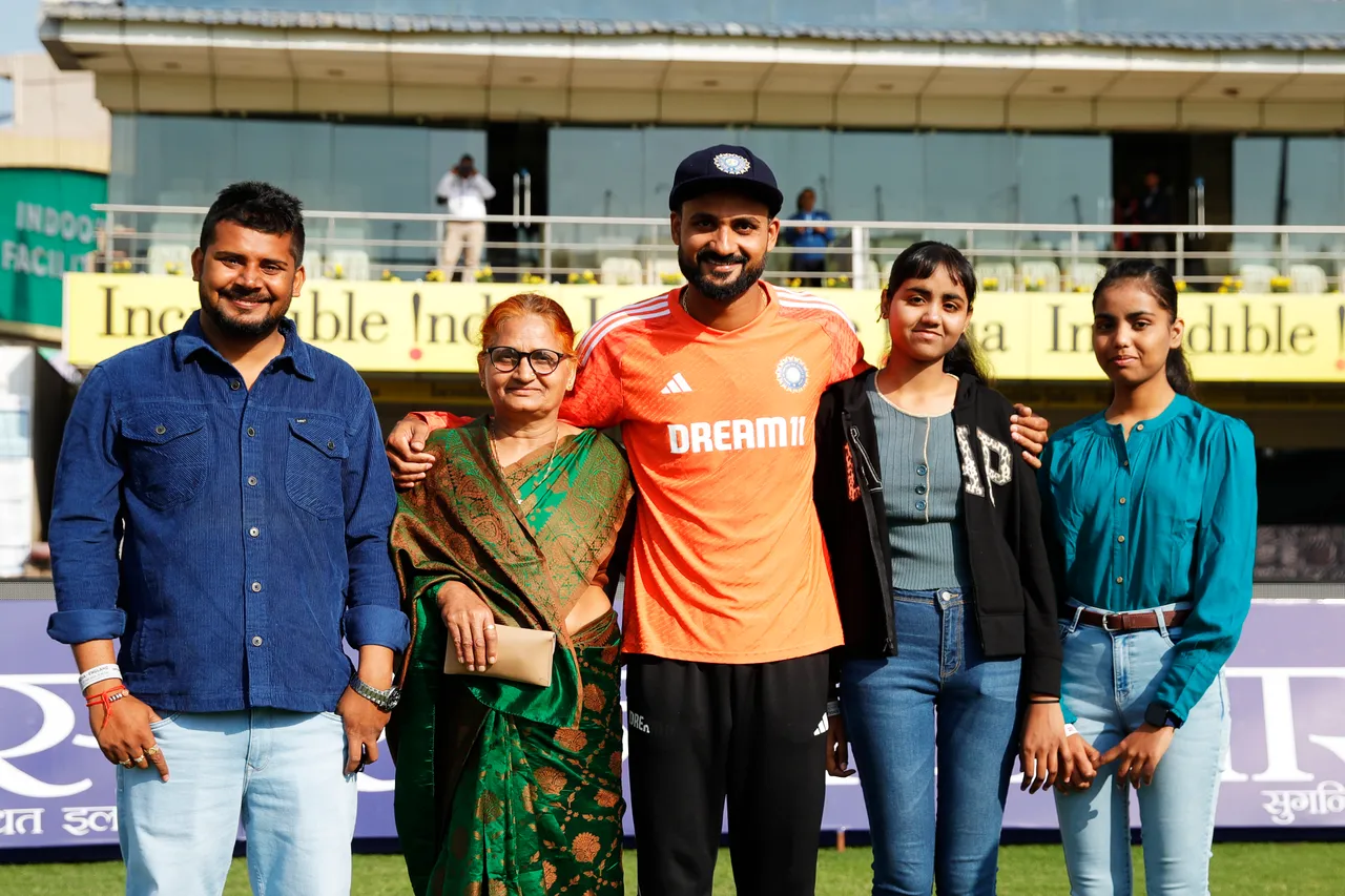IND vs ENG 4th Test: Akash Deep touches his mother’s feet after receiving his test cap
