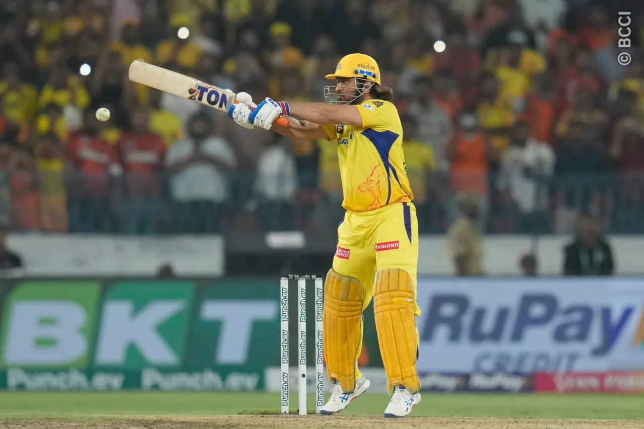 “What kept Dhoni from being sent earlier?”Cricket experts stumped about CSK’s move following the second loss