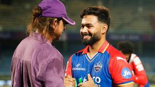 shahrukh khan celebrates after kolkata knight riders beat delhi capitals