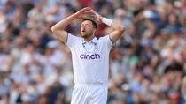 Ollie Robinson conceded 43 runs in an over most runs by a bowler in an over in the County Championship
