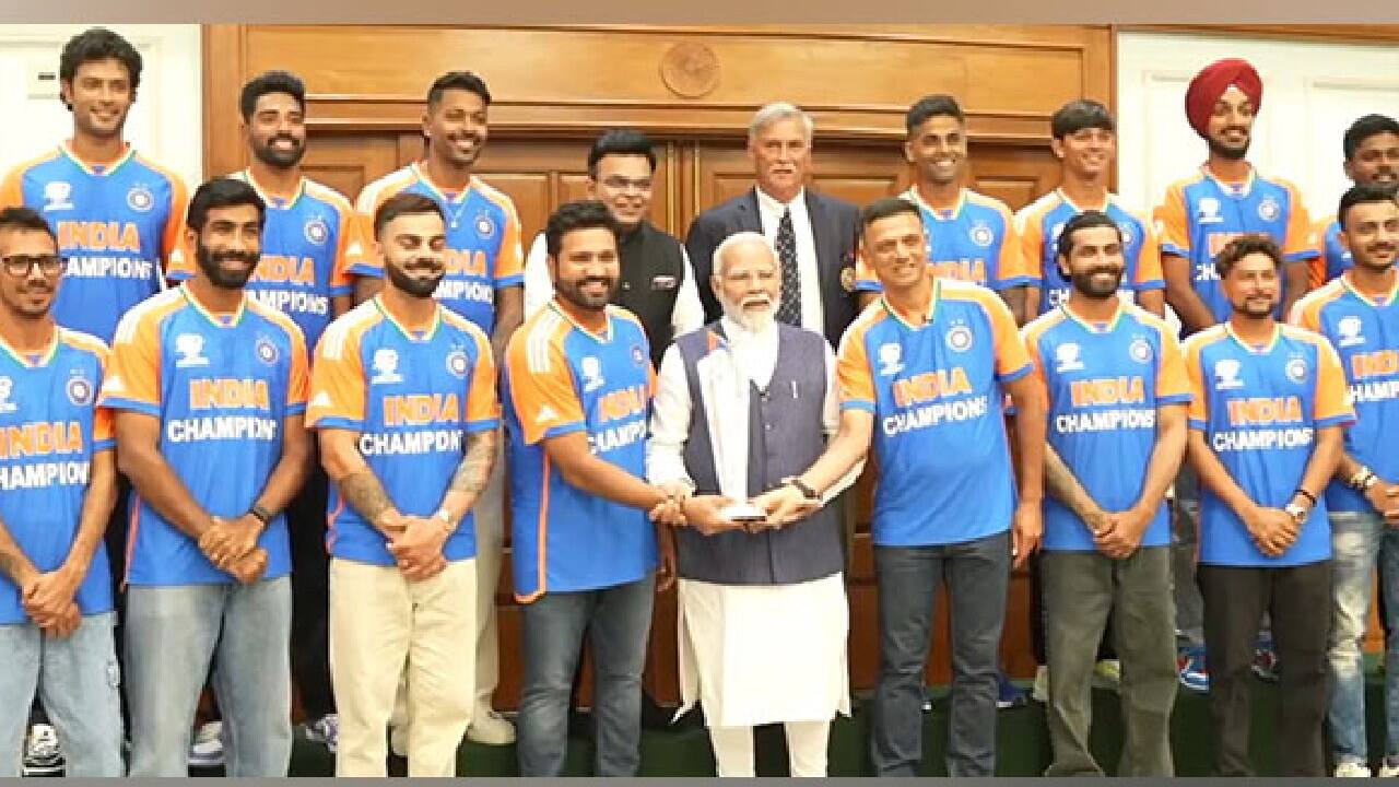 Prime Minister Narendra Modi Met With Team India