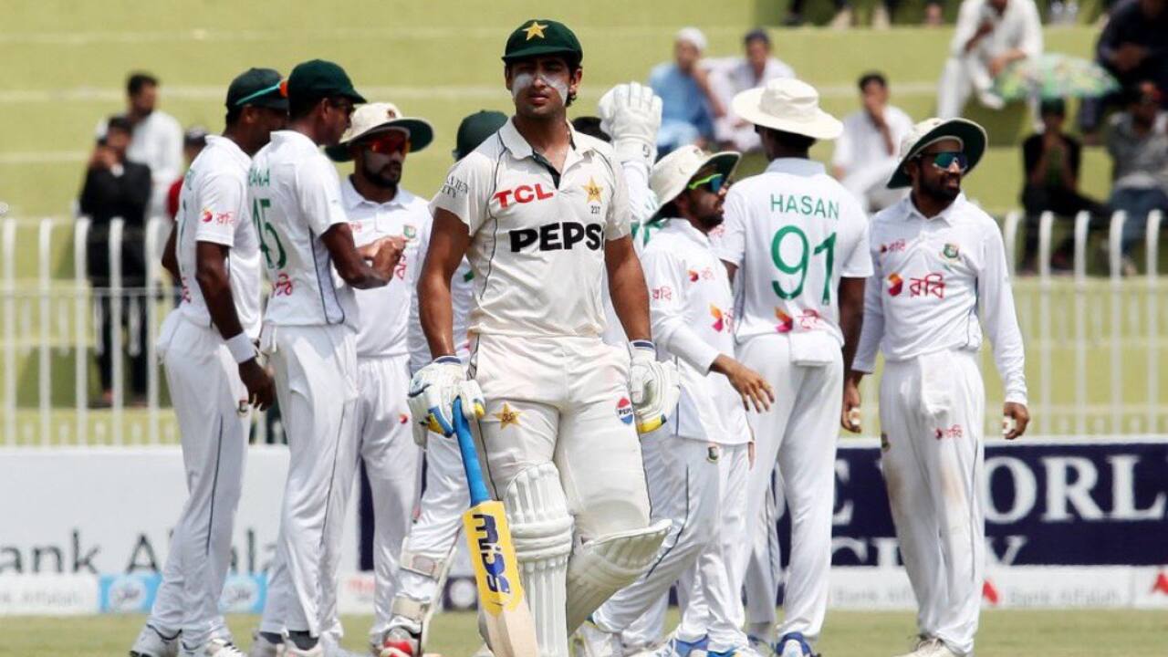 Bangladesh team celebrating a wicket against Pakistan